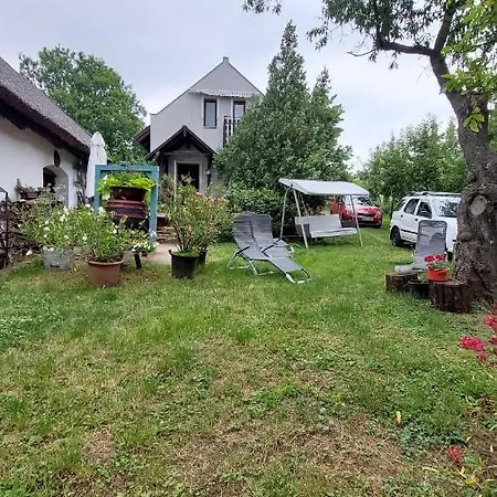 Naplopó-lak